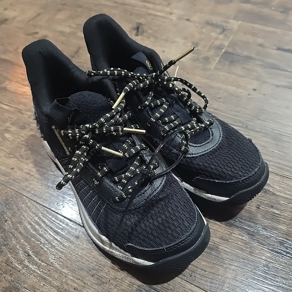 Under Armour Steph Curry Boys Shoes sz 5